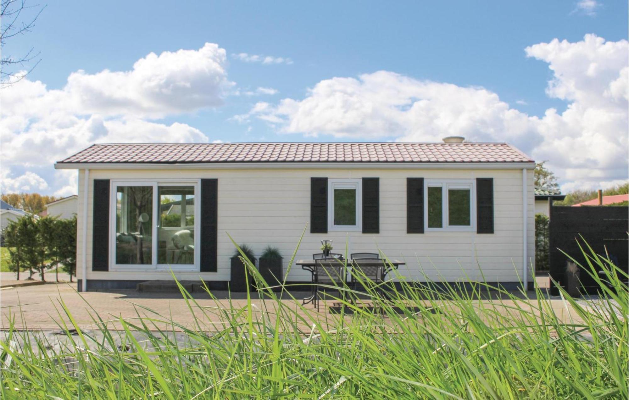 Beautiful Home In Sint-Annaland With Kitchen Exterior photo
