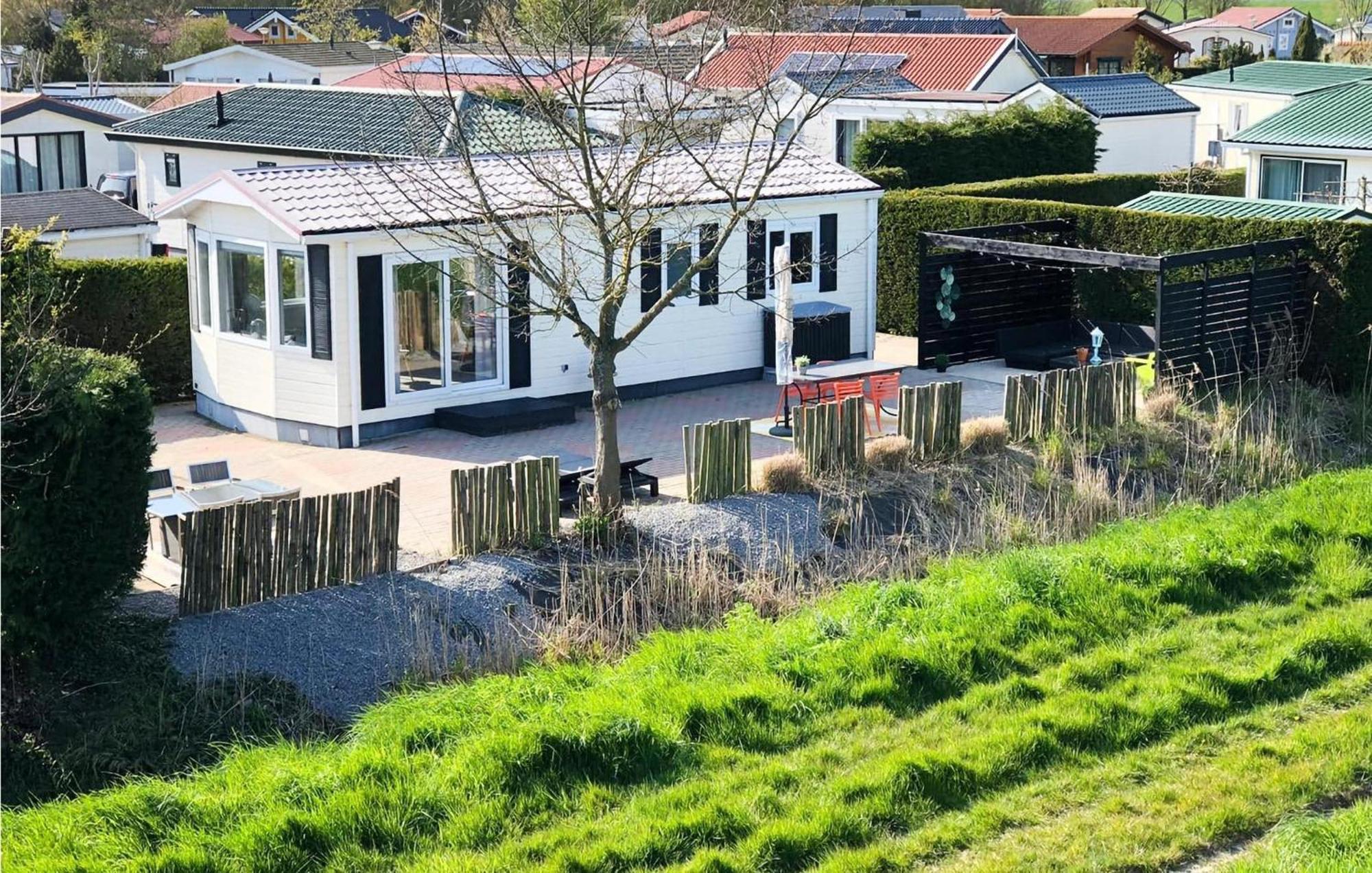 Beautiful Home In Sint-Annaland With Kitchen Exterior photo